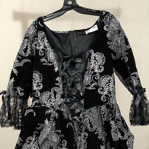 Elegant Pirate Lady Costume - Charades